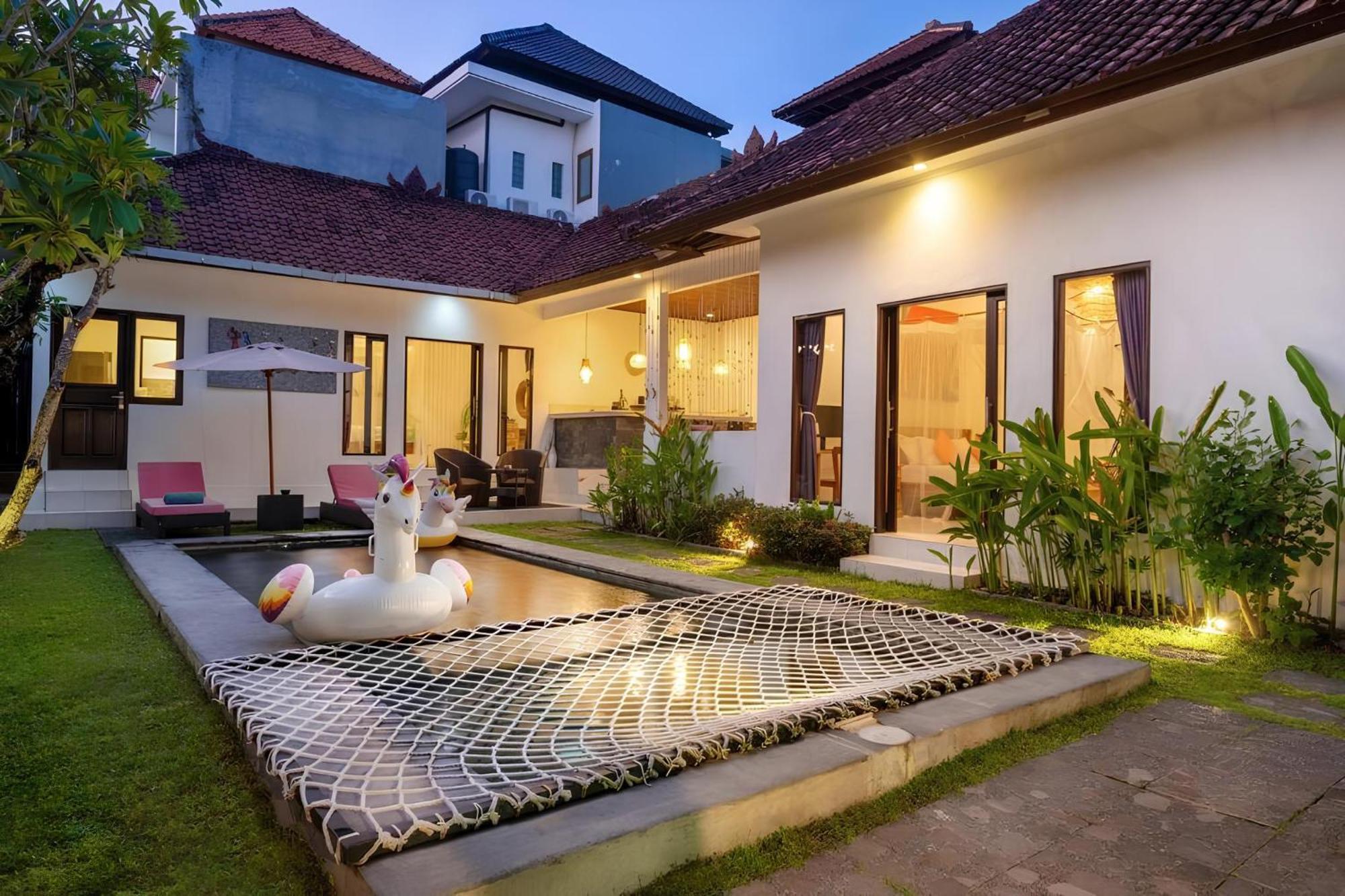 Villa Taman Pangeran In Seminyak, 2br Large Pool, Prime Location ! *