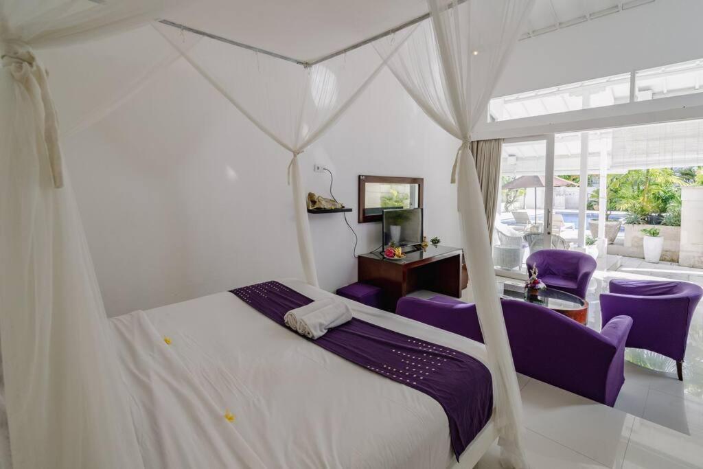 Spacious 2 Bedroom Private Pool