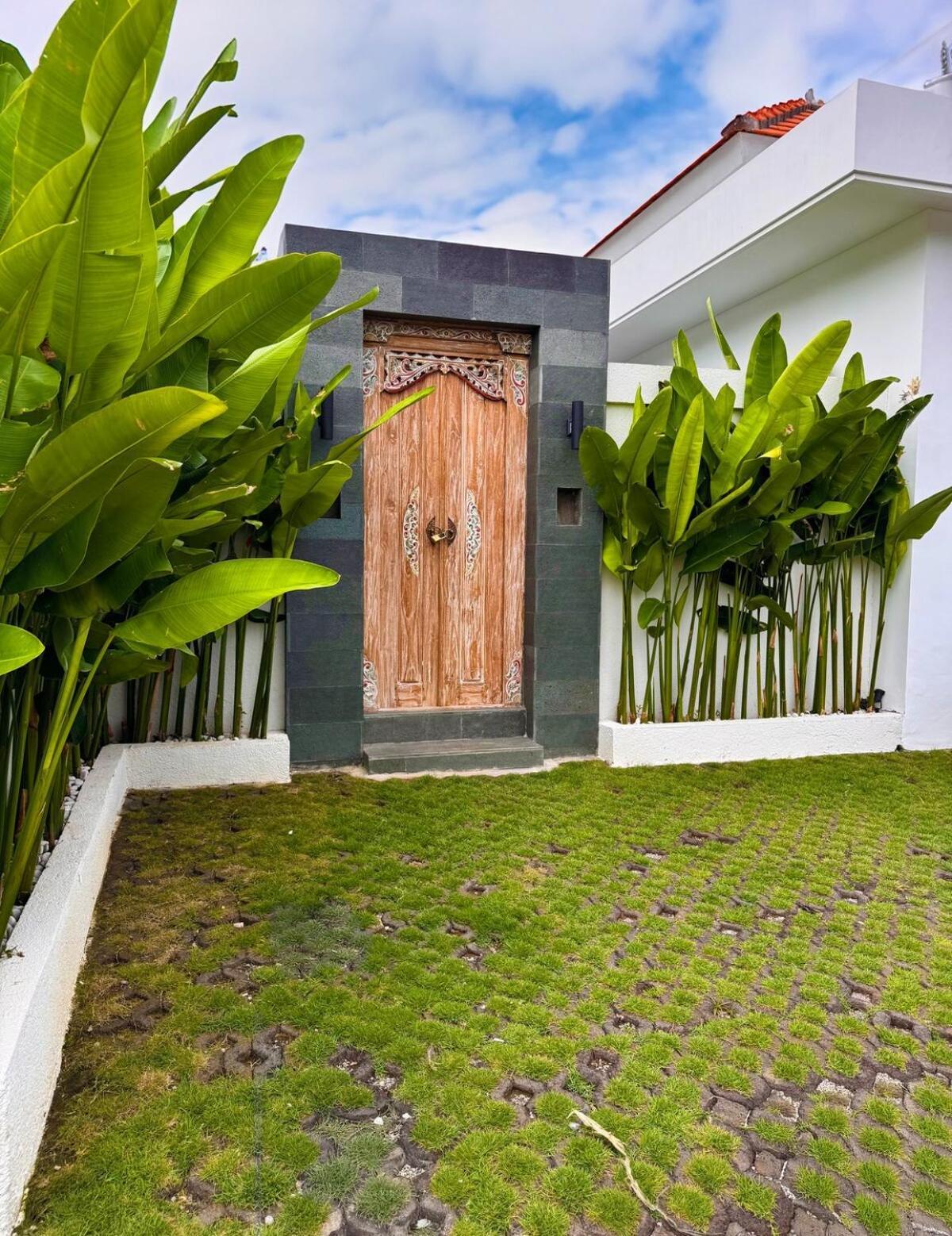 Villa Private Escape In Seminyak (Bali)