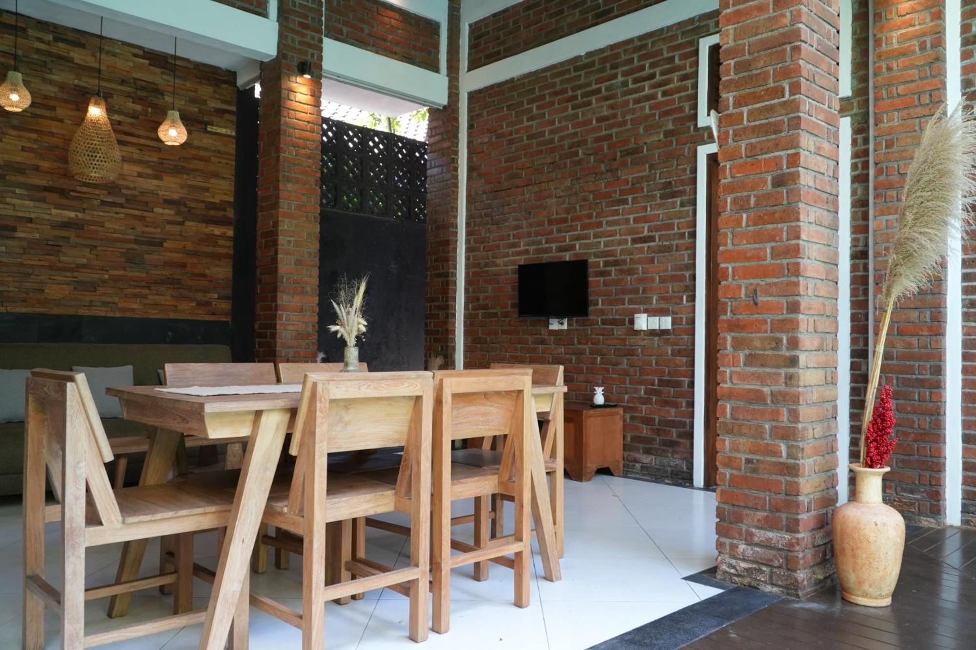 Forena Seminyak (Bali)