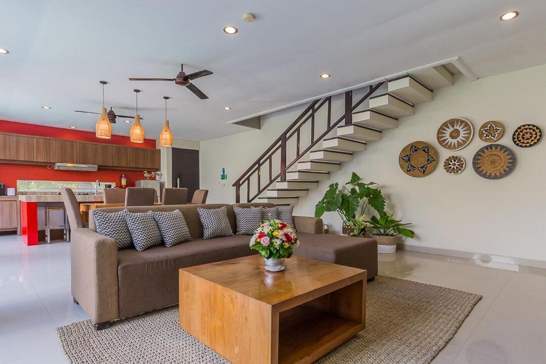 Luxury 4 Bedroom Seminiak Villa