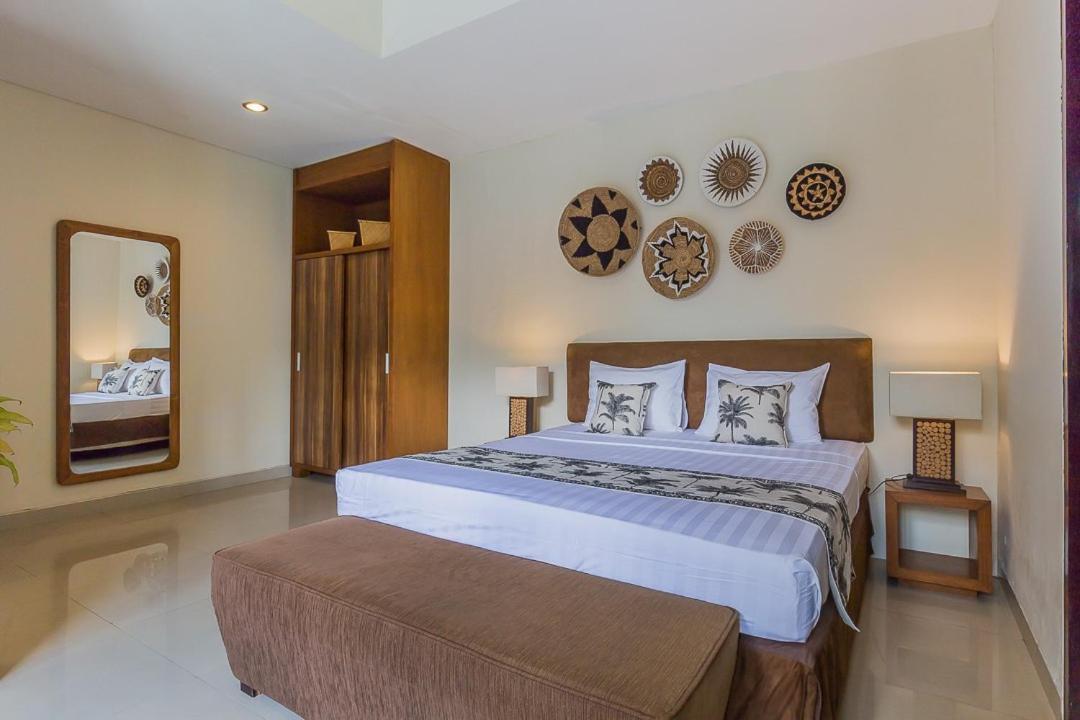 Villa Luxury 4 Bedroom Seminiak *