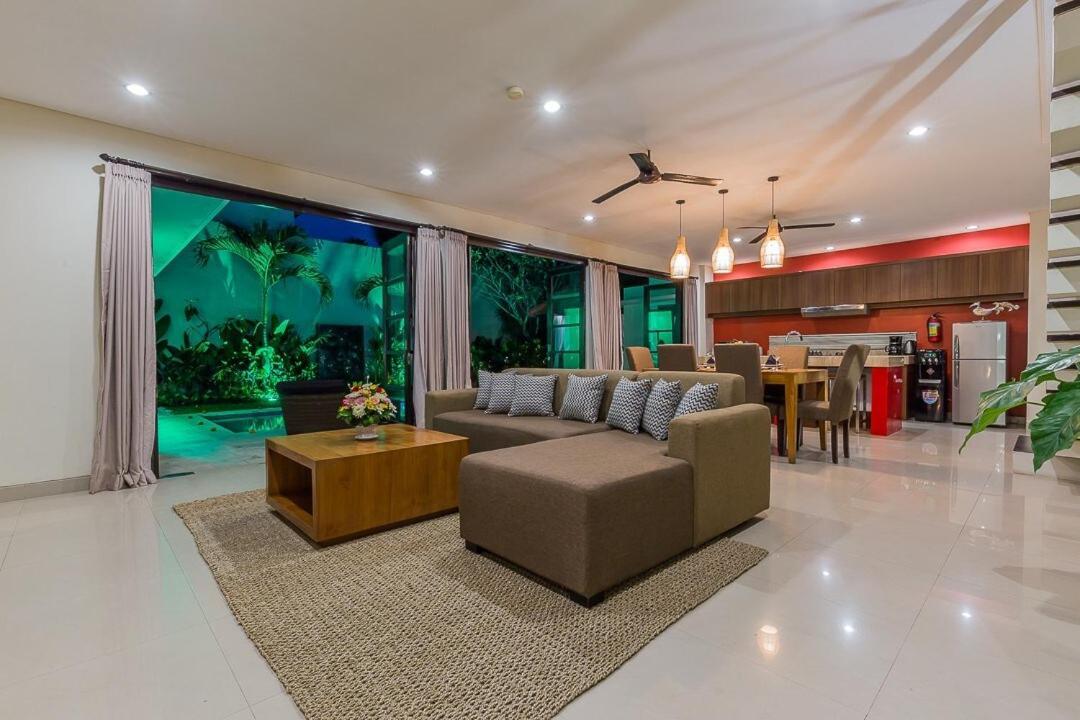Luxury 4 Bedroom Seminiak *