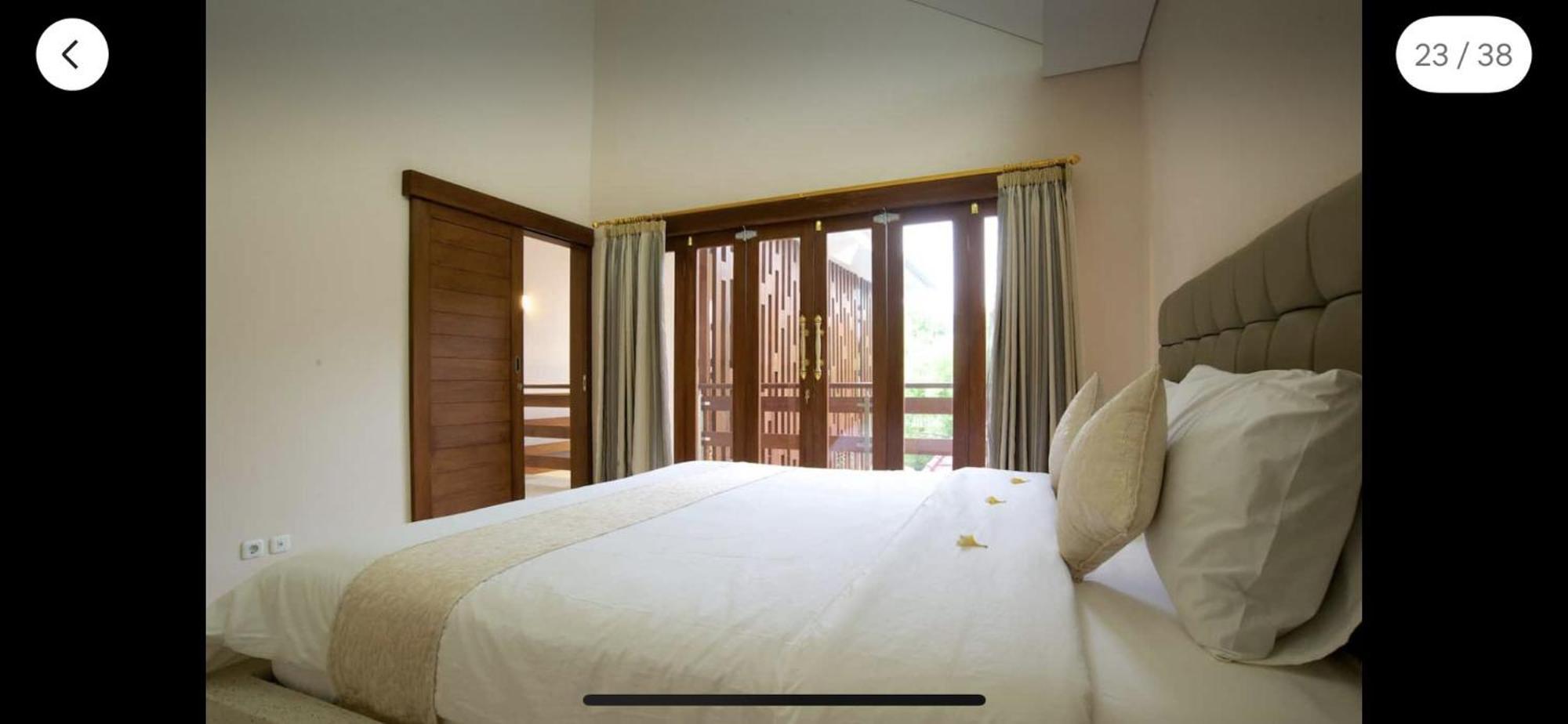 Villa Huge Two Storey 4 Bed 4 Bath With Pool Right In The Heart Of