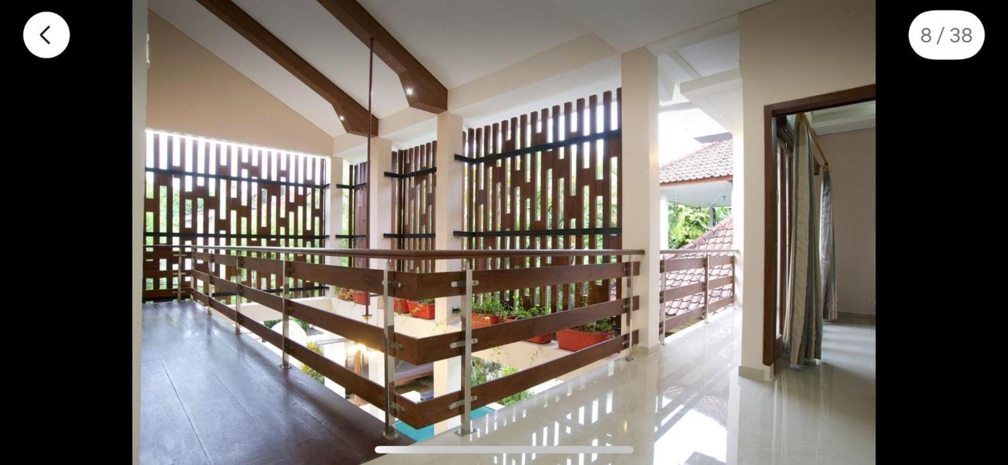 Huge Two Storey 4 Bed 4 Bath With Pool Right In The Heart Of Villa Seminyak (Bali)
