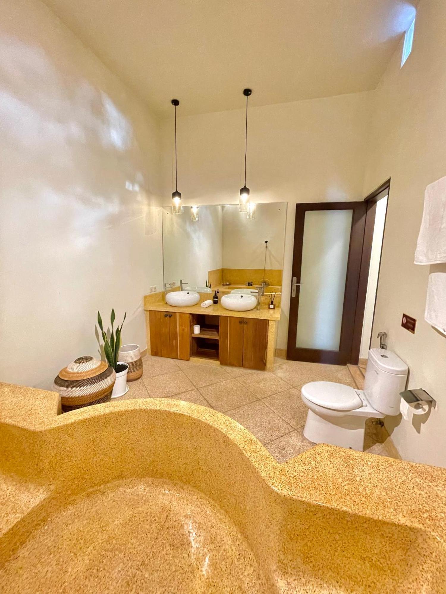 Villa Kaimana - 2br In Walk To Seminyak (Bali)