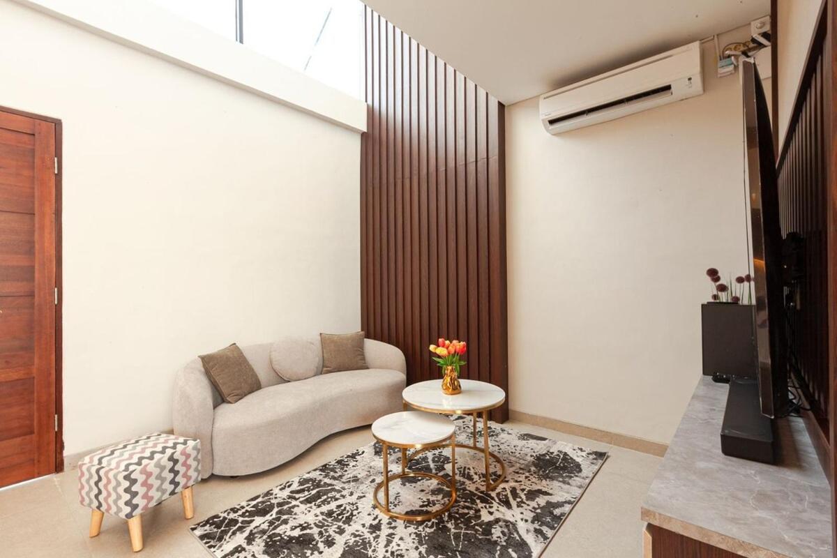 Villa Yearly Rent Huis19 *