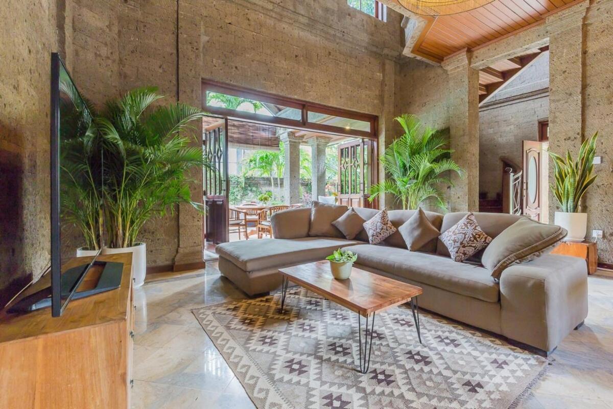 Castila Saraswati - Tranquil 4br In Kayu Aya Villa