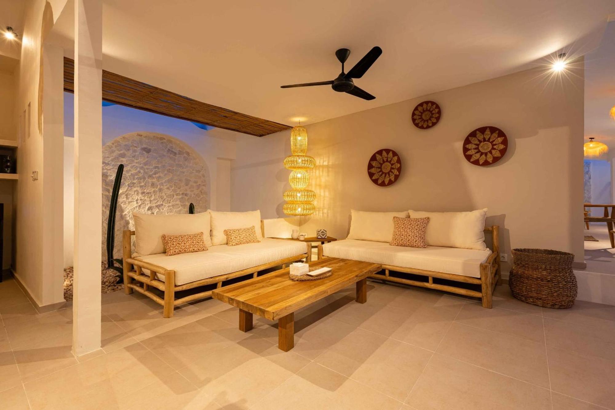 Casa Kokoon - New Bright & Quiet 2br Mertanadi With Private Pool And Parking