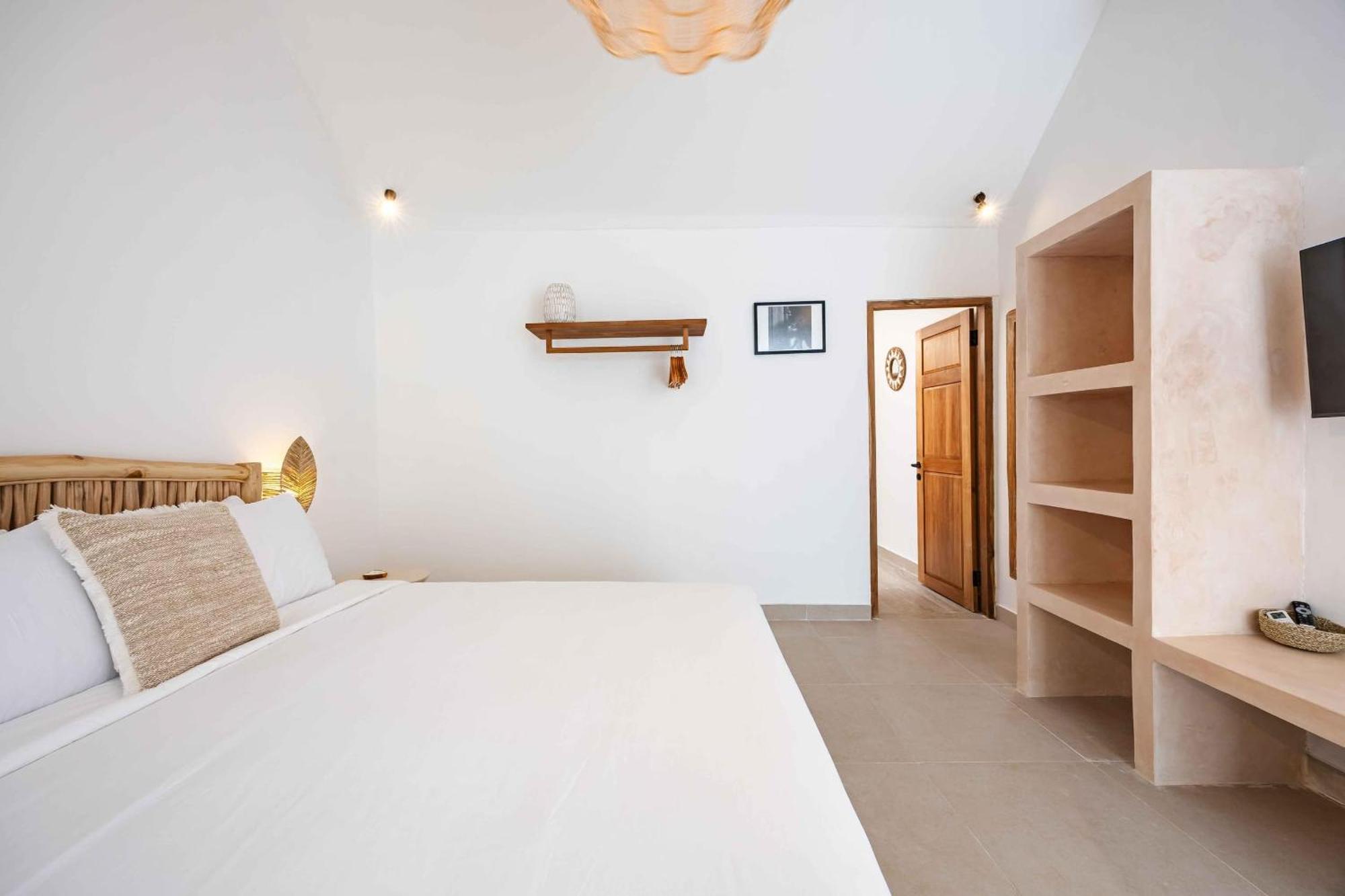 Casa Kokoon - New Bright & Quiet 2br Mertanadi With Private Pool And Parking