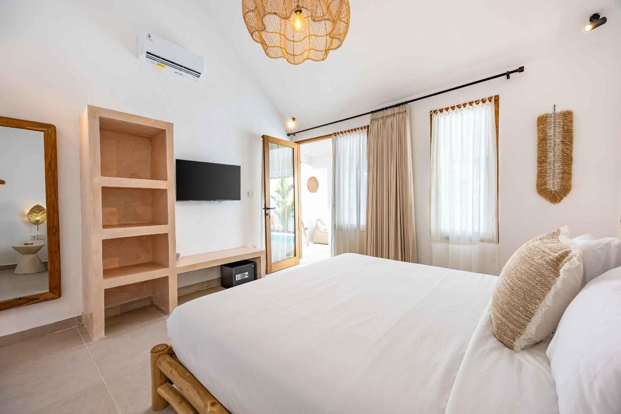 Villa Casa Kokoon - New Bright & Quiet 2br Mertanadi With Private Pool And Parking
