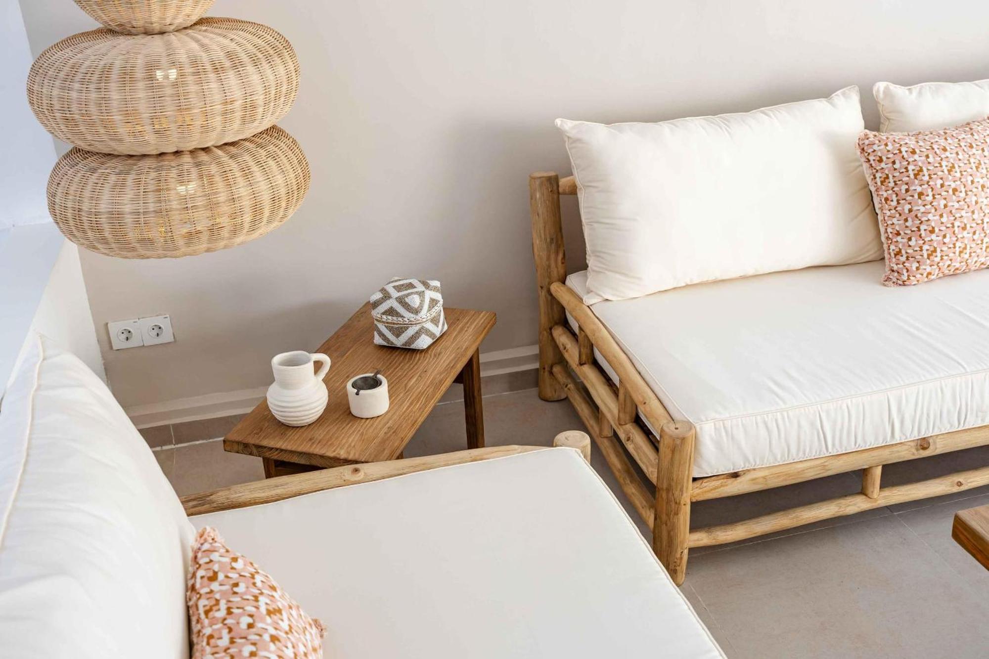 Casa Kokoon - New Bright & Quiet 2br Mertanadi With Private Pool And Parking Villa *