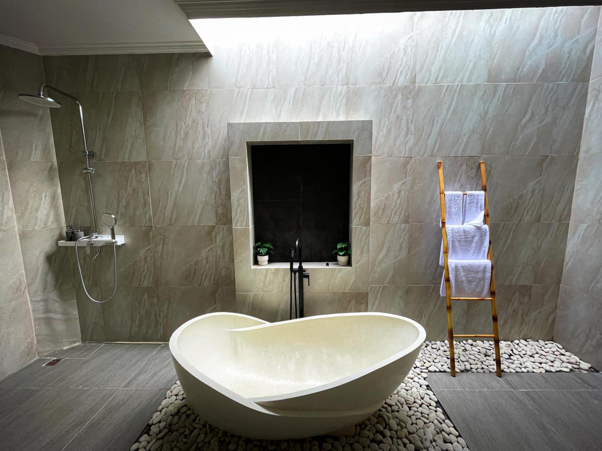 Sinergi 2br Perfect Ambience In Villa Seminyak (Bali)