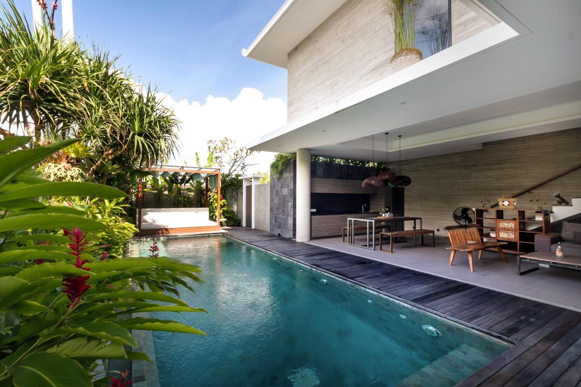 Swan R Villa