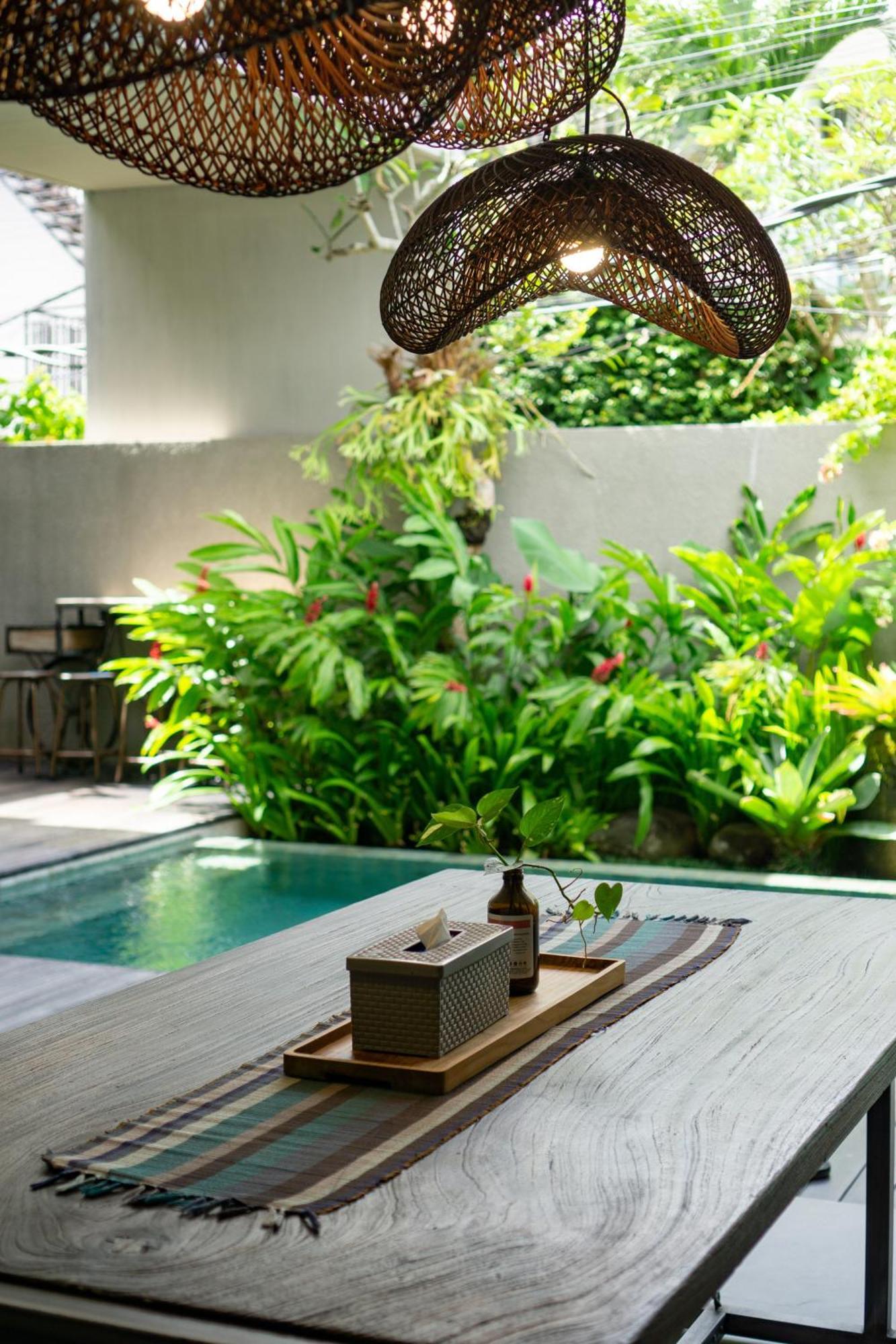 Swan R * Seminyak (Bali)