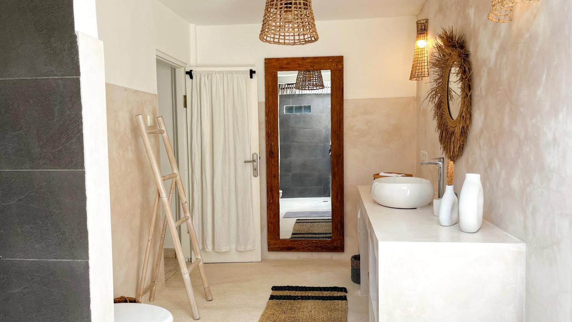 Mimi - Cozy Private 2br In Mertanadi With Private Pool *