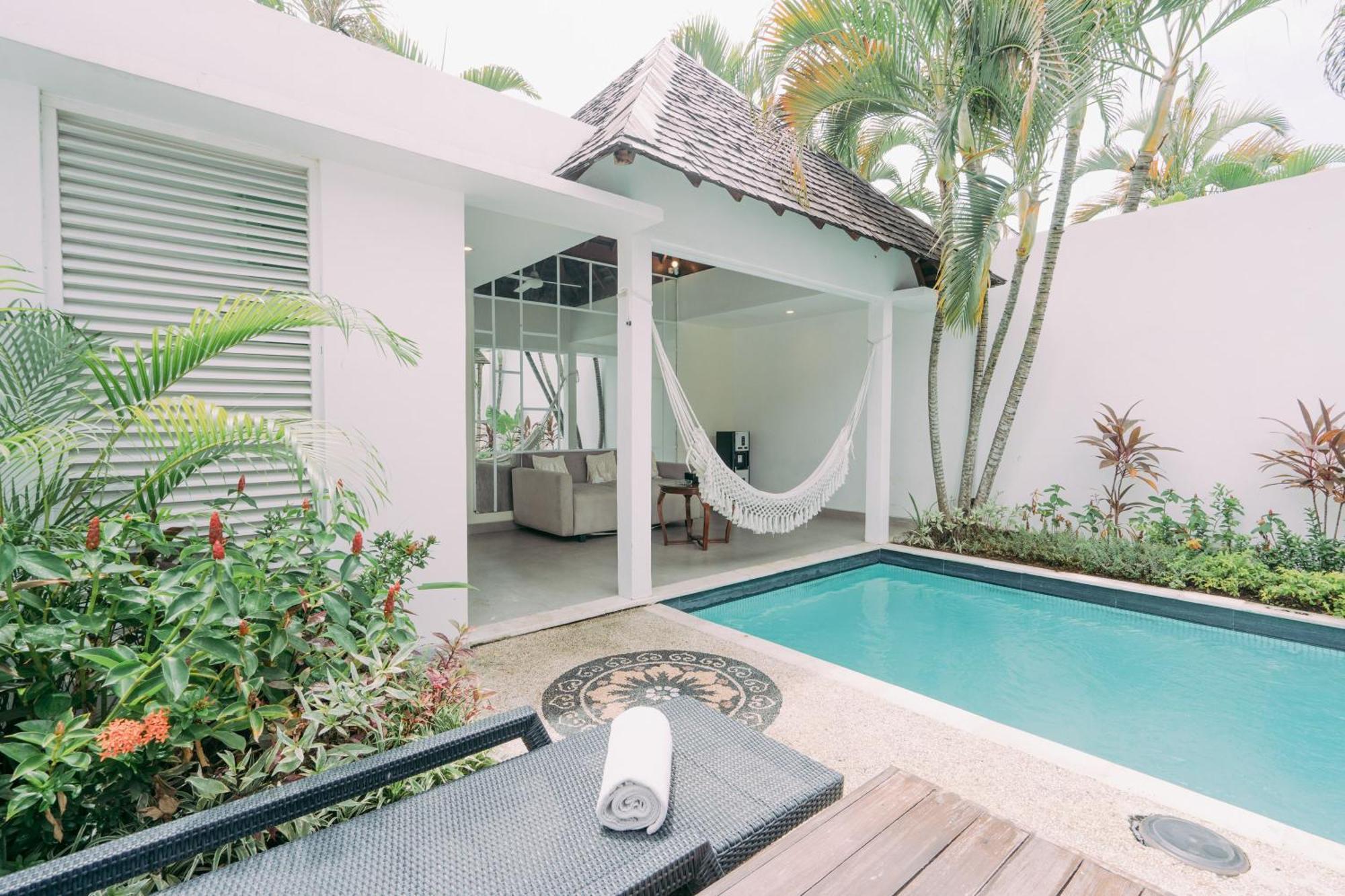 Tan's Astana Villa's By The Lavana Vila