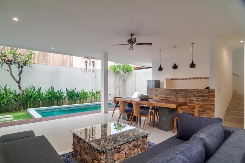3br Villa4 Oberoi Seminyak,18m Walk To The *