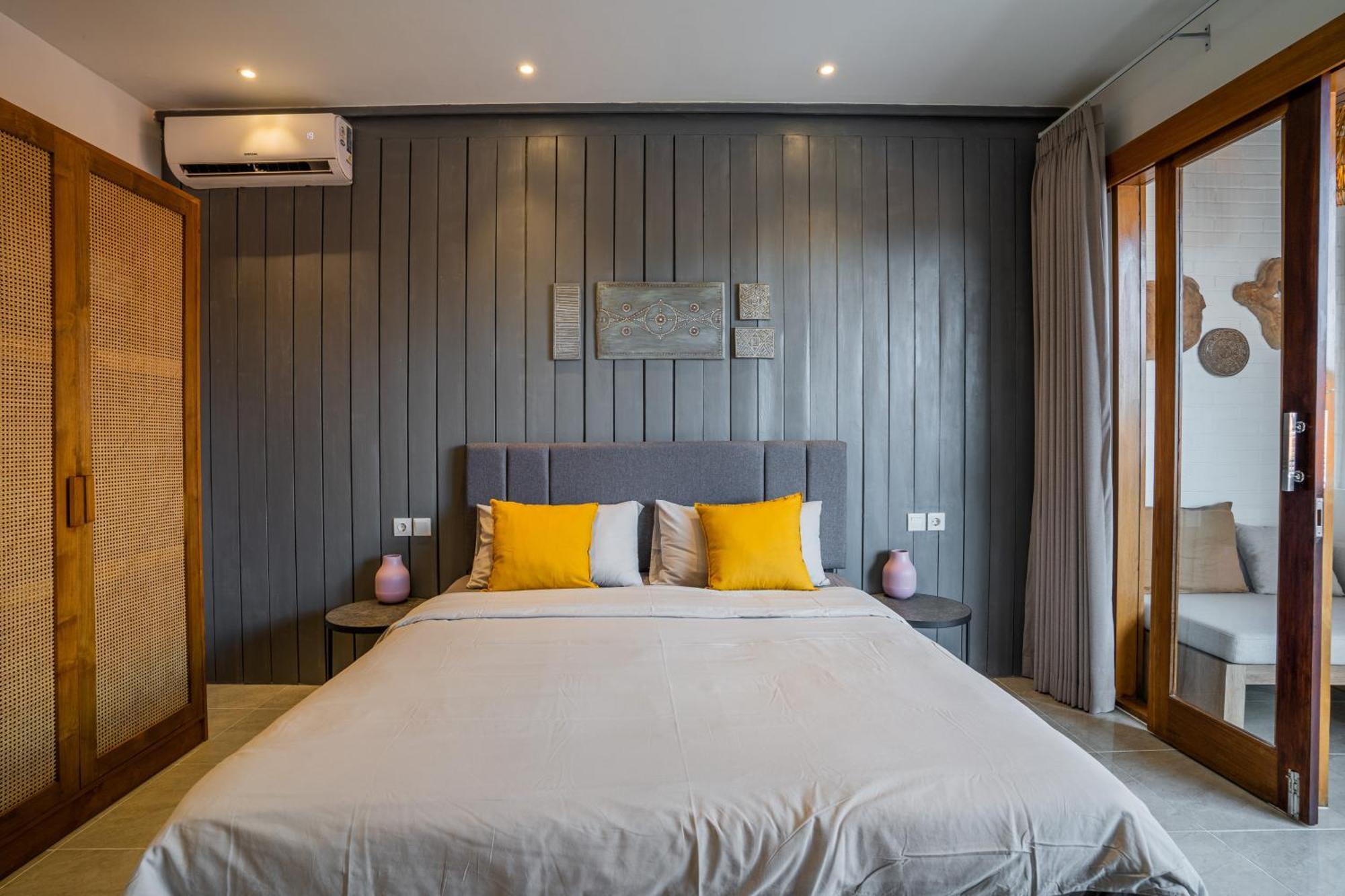 Villa New! Sony 1 - 3br Next To Legian Seminyak (Bali)