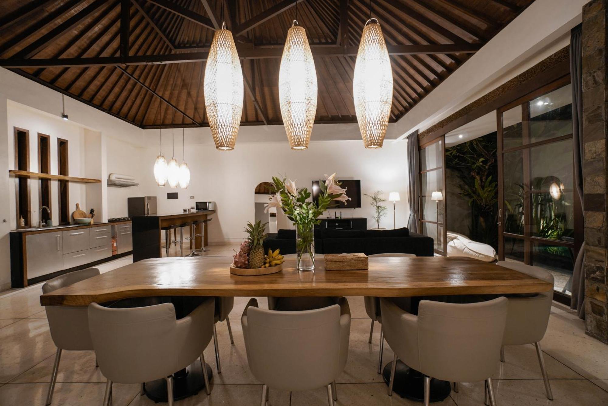 Duadewi 4br In The Heart Of By Santi Management Pousada Seminyak