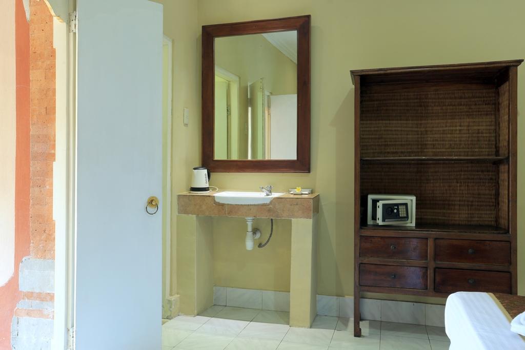 Rumah tetamu Reddoorz Near Double Six