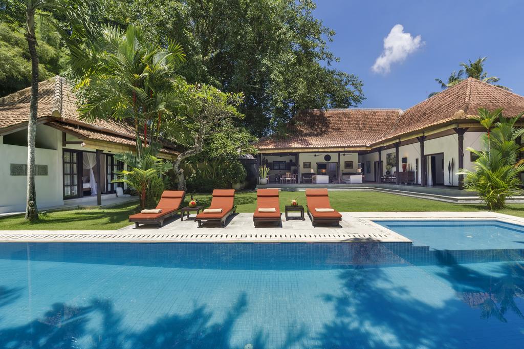 Eight Villa