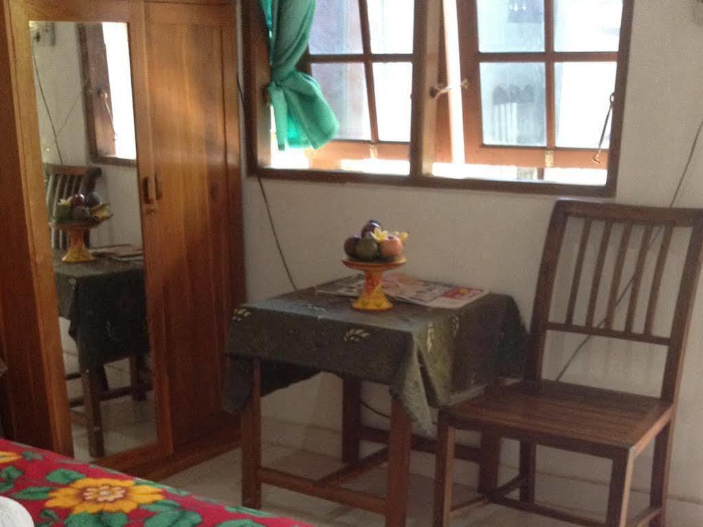 Oyo 90532 Verra Hotel Seminyak (Bali)