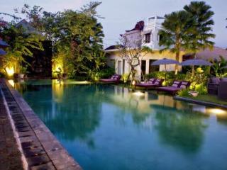 3vkerobokan Hotel Seminyak (Bali)