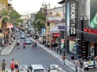 Sus Ii Seminyak (Bali)