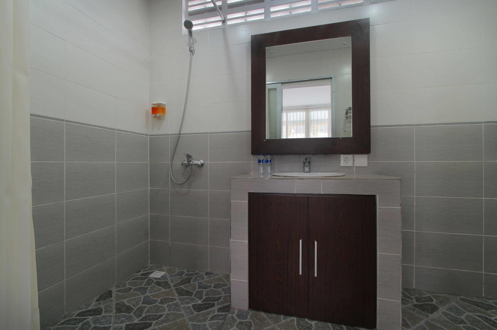 Lotus Tirta 3*