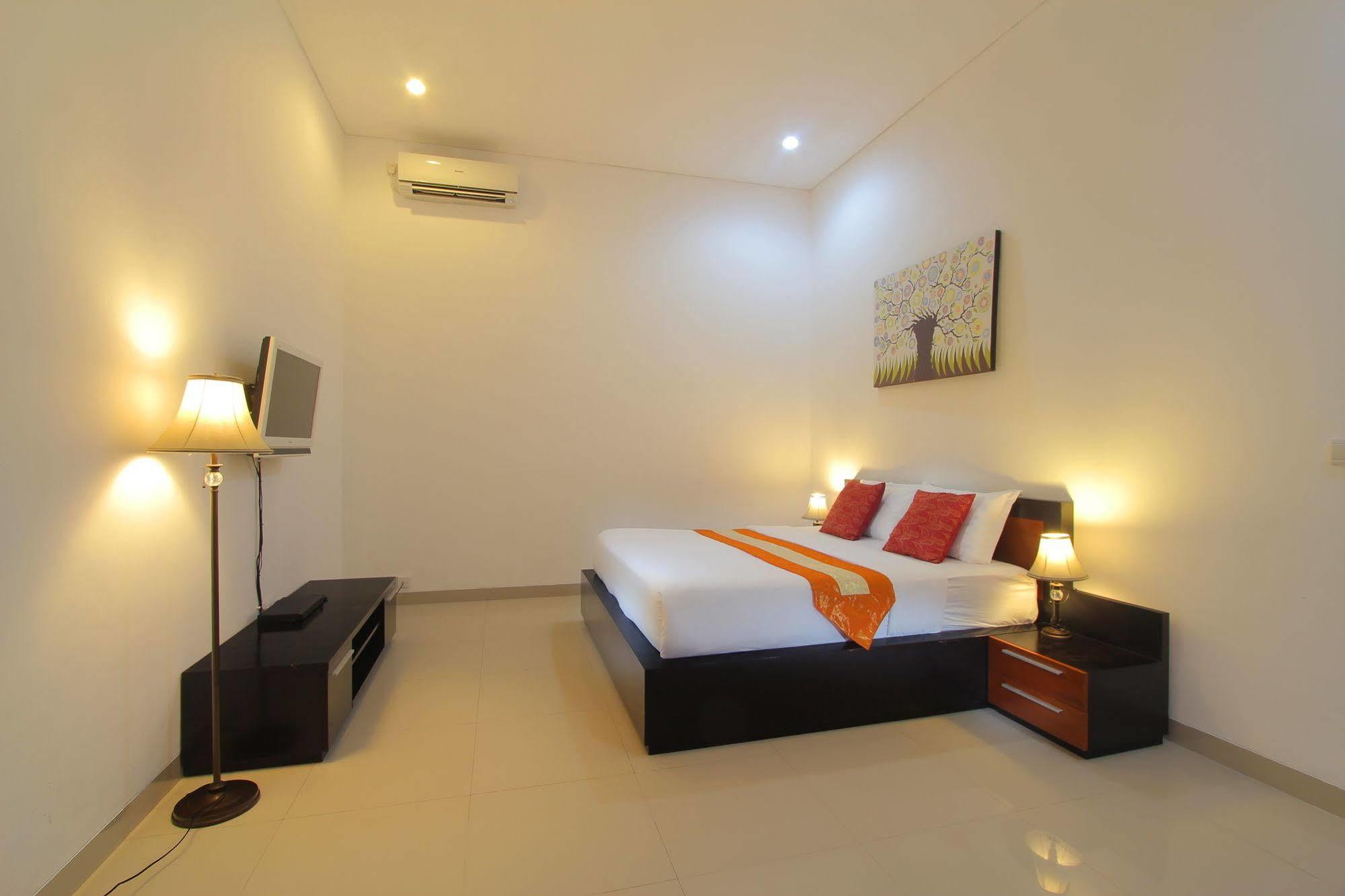 Hotel Lotus Tirta Seminyak