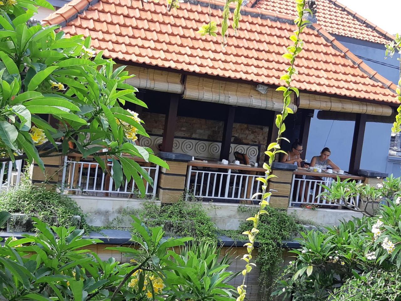 Lotus Tirta 3* Seminyak