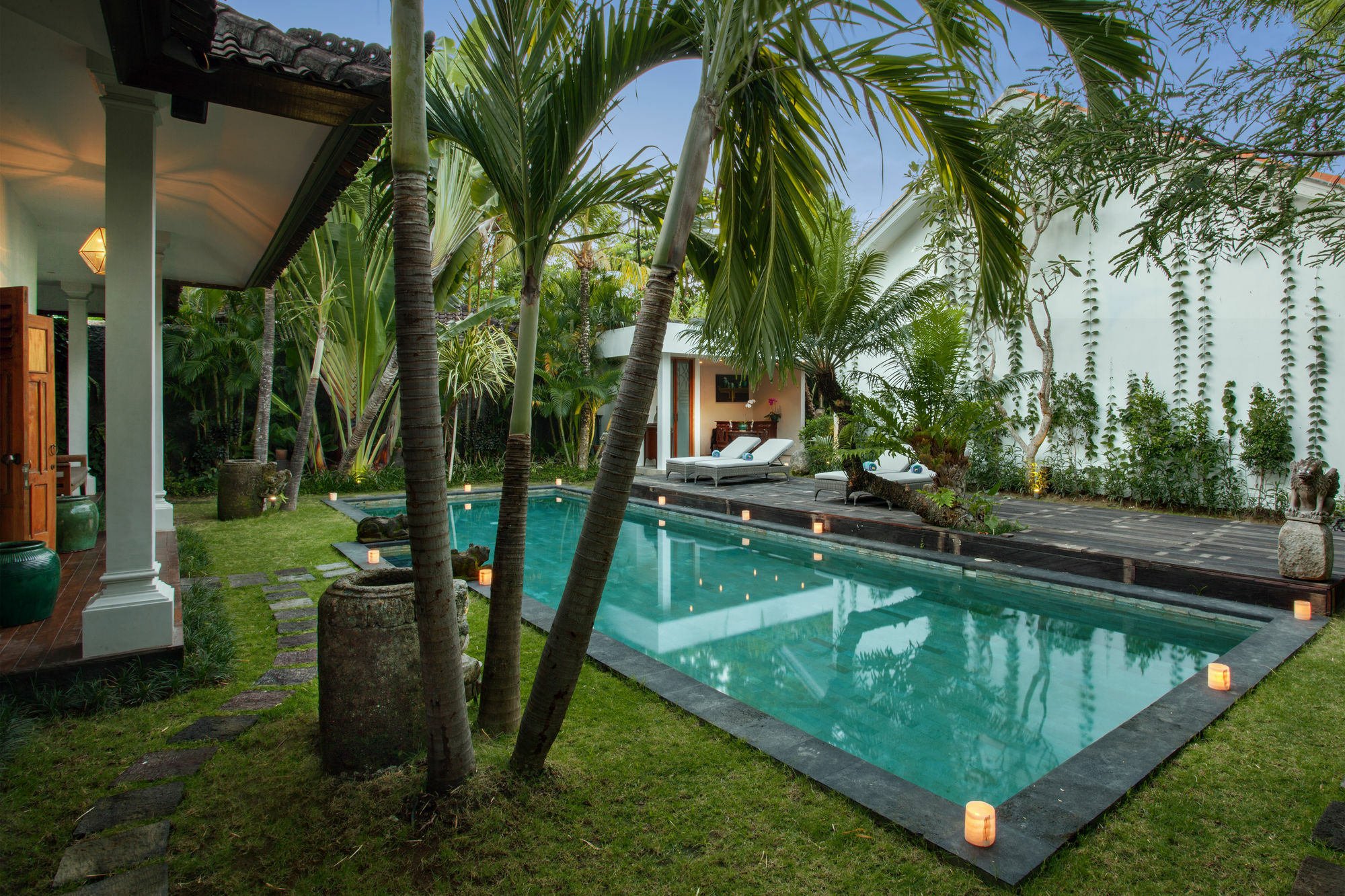 Guest house & Vespa 3 Seminyak (Bali)