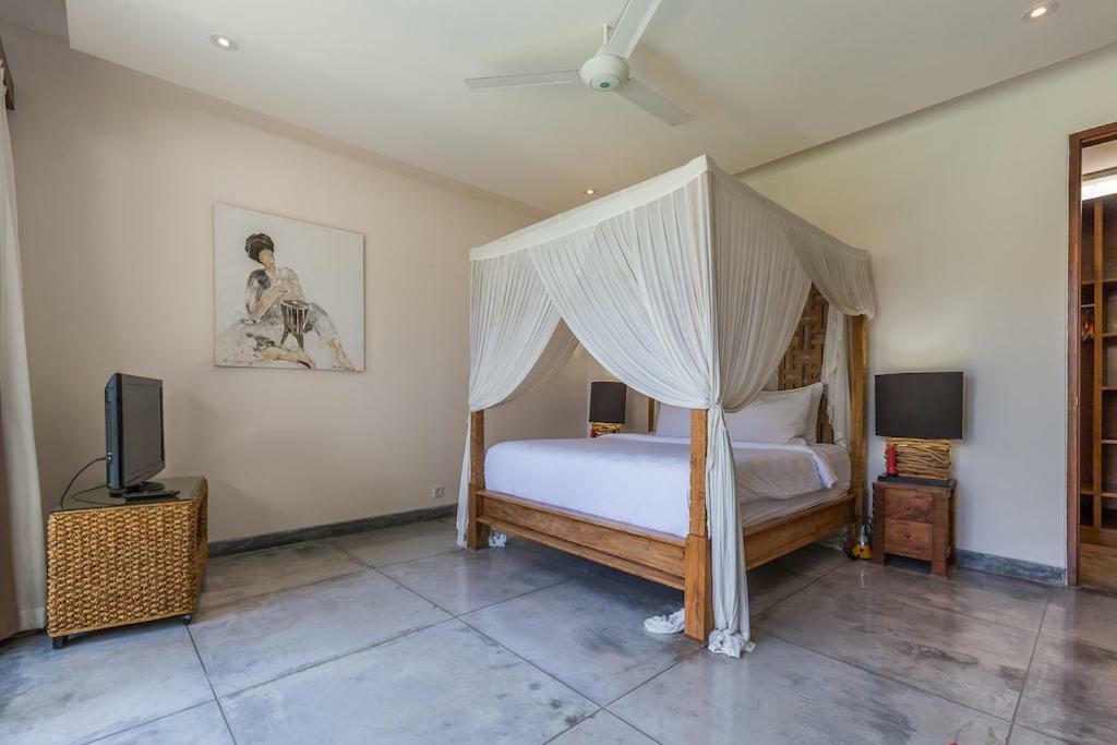 Villa Eight Senses *
