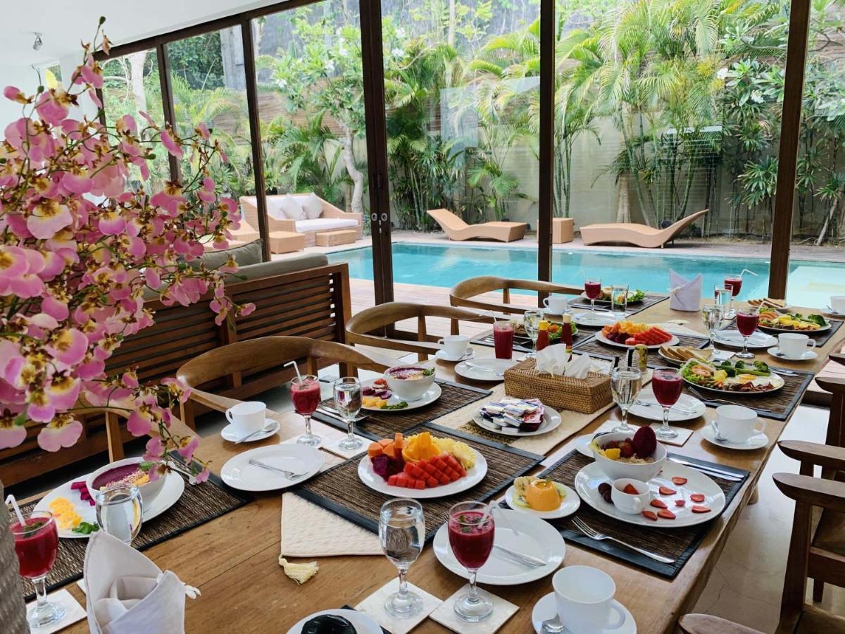 Biệt thự Axis Villa, *