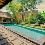Wahyu Wonderful Private Honeymoon Joglo