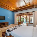Villa Kori Bali Kubu, 9 People Maximum, Close To Seminyak Beach