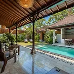 Villa Kori Bali Kubu, 9 People Maximum, Close To Seminyak Beach