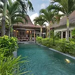 Villa Niri - Beautiful 4Br Teak Joglo Villa In Oberoi Seminyak, A Tranquil Retreat