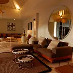 Kaimana Villa - 2Br In Seminyak Walk To Beach