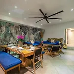 Villa Alchemy Private 4 Bedroom Eat Street 10 Steps To Revolver Cafe