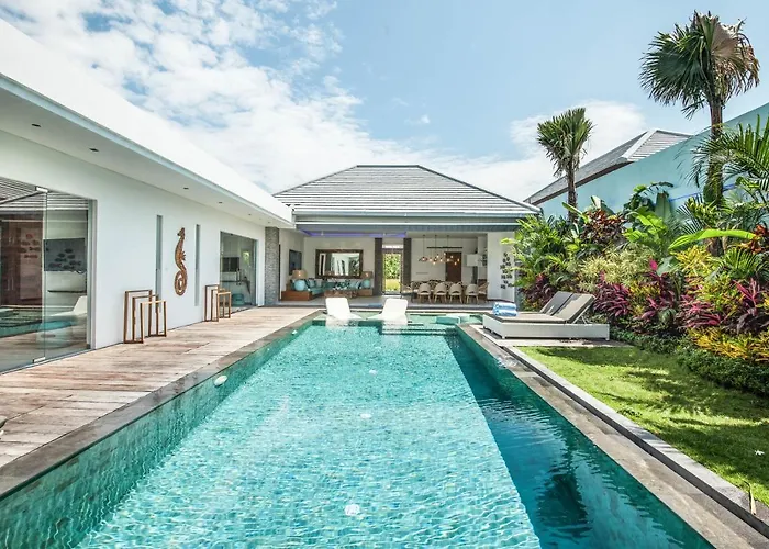 5Br Designer Villa, Walk To Beach, Luxury Living
