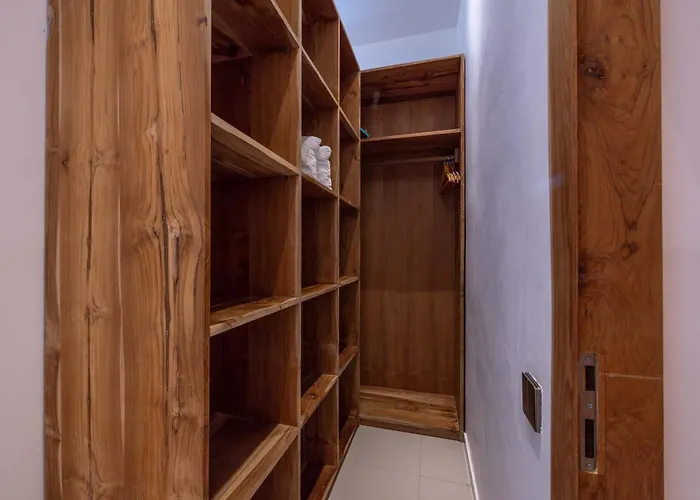 Turan Casa Auri Seminyak
