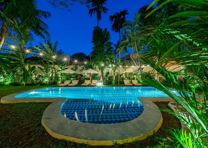 Villa Meraki 5 Bedroom Lush Garden Central Seminyak