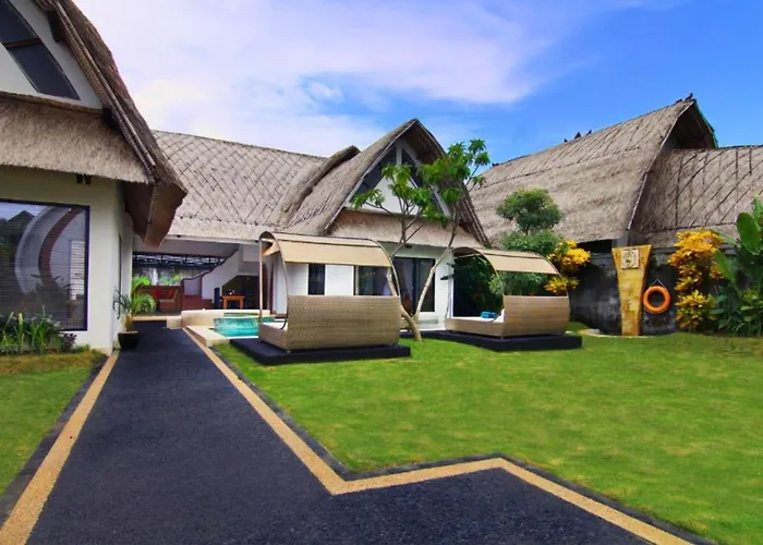 Cozy Executive 2 Bedroom Pool Villa Zn111