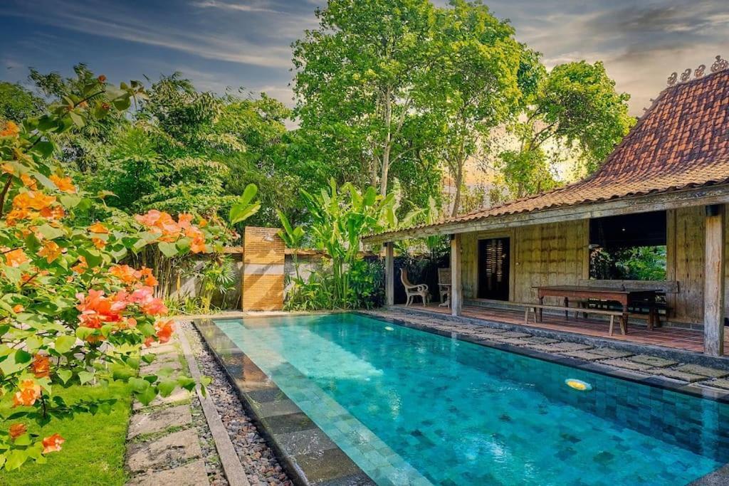 Villa Wahyu Wonderful Private Honeymoon Joglo