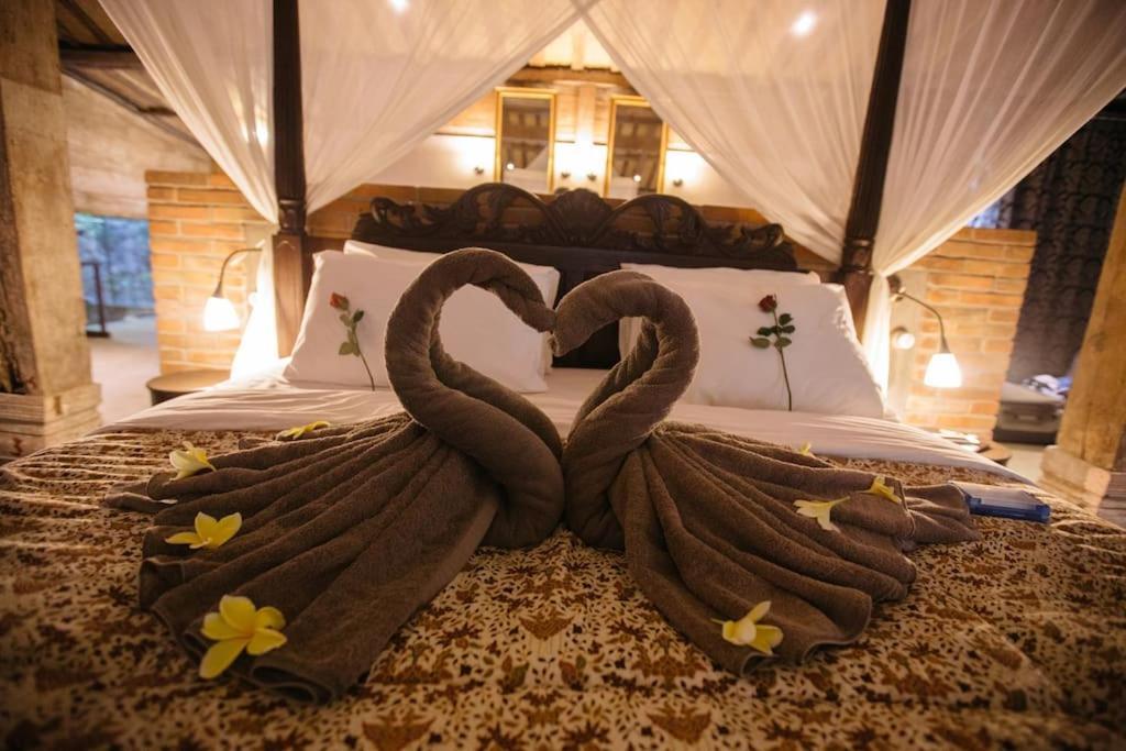 Villa Wahyu Wonderful Private Honeymoon Joglo Seminyak (Bali)