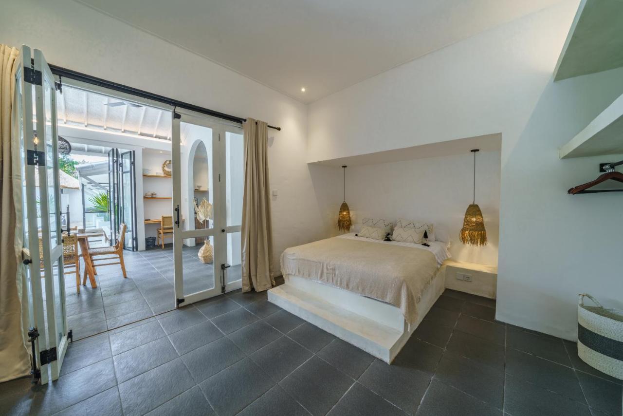 Mana 888 - Cozy Tropical 4br In Seminyak!