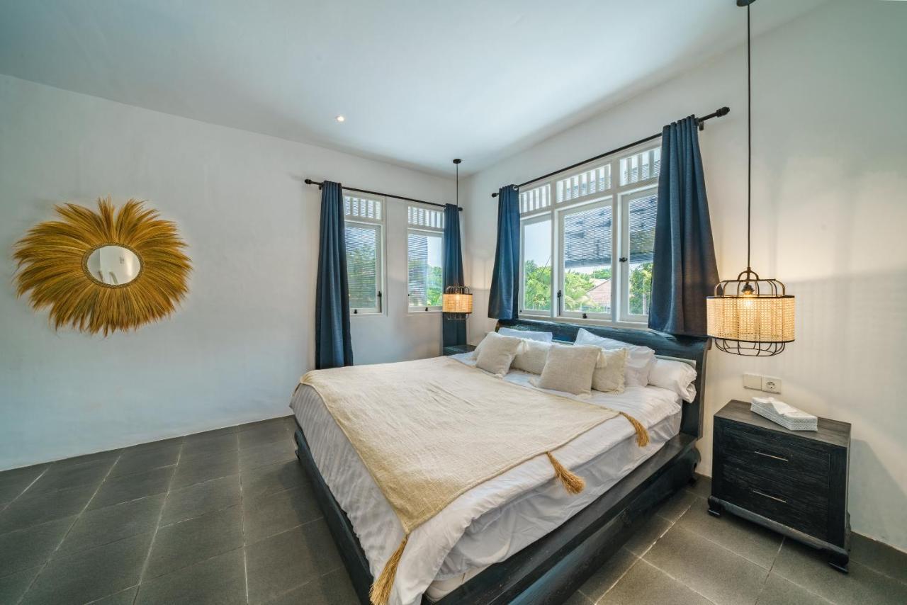 Mana 888 - Cozy Tropical 4br In Seminyak!