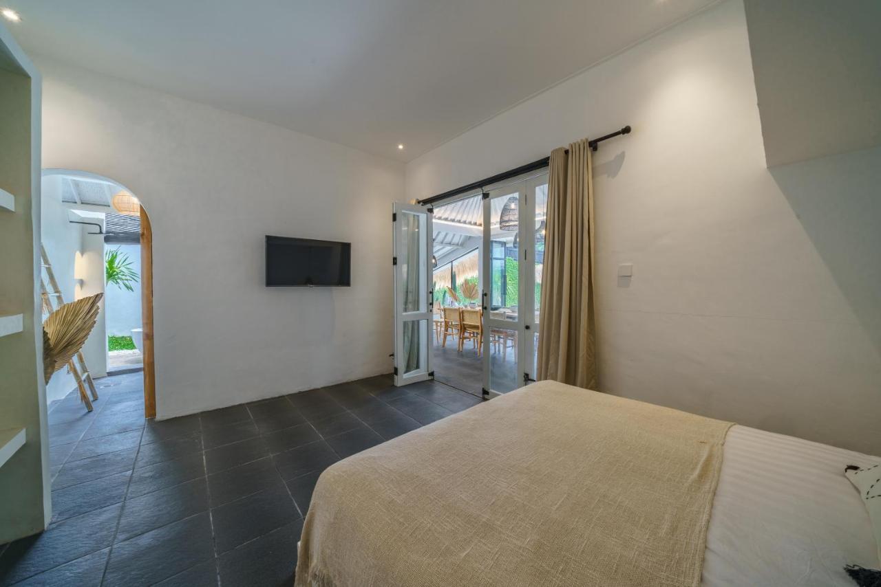 Mana 888 - Cozy Tropical 4br In Seminyak!